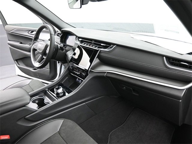 New 2025 Jeep Grand Cherokee Laredo image 25