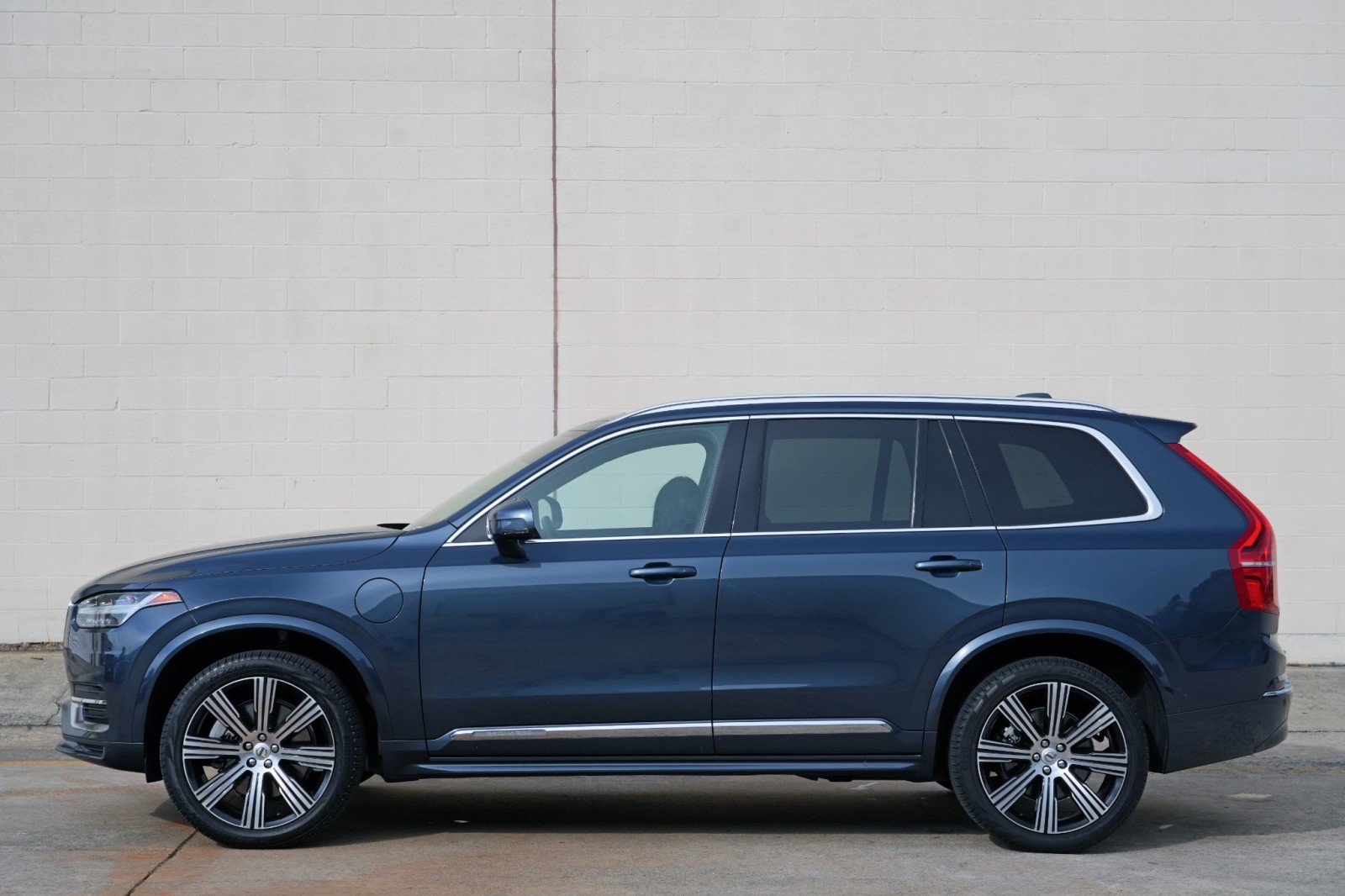 Used 2023 Volvo XC90 T8 Core AWD/4WD image 52