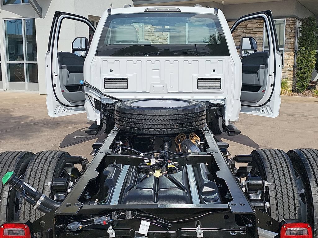 New 2026 Ford F550 4x4 Regular Cab Super Duty image 12
