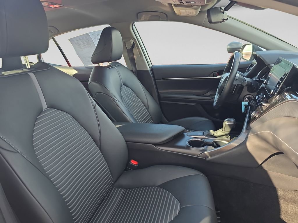 Used 2024 Toyota Camry SE image 17