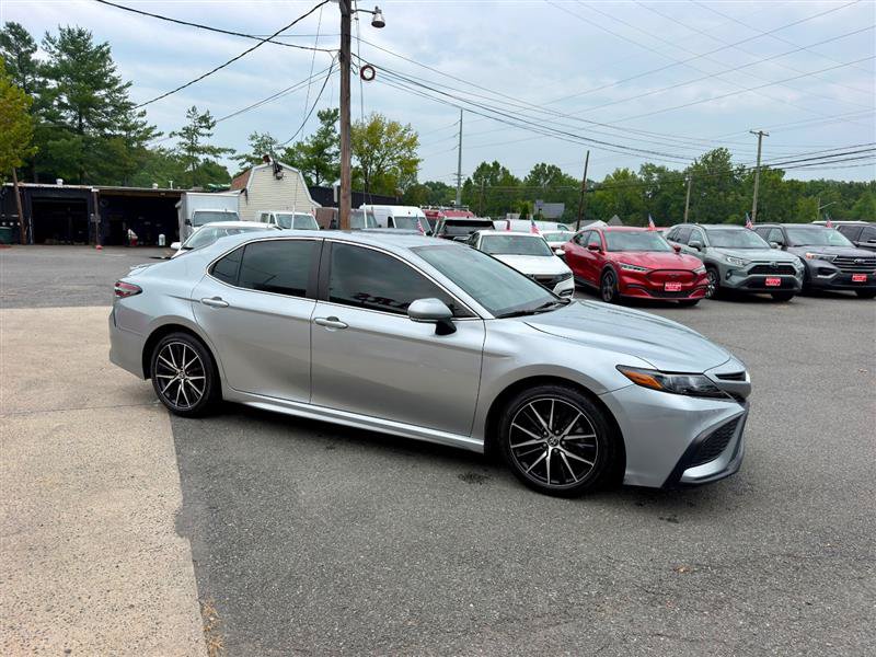 Used 2023 Toyota Camry SE FWD image 5