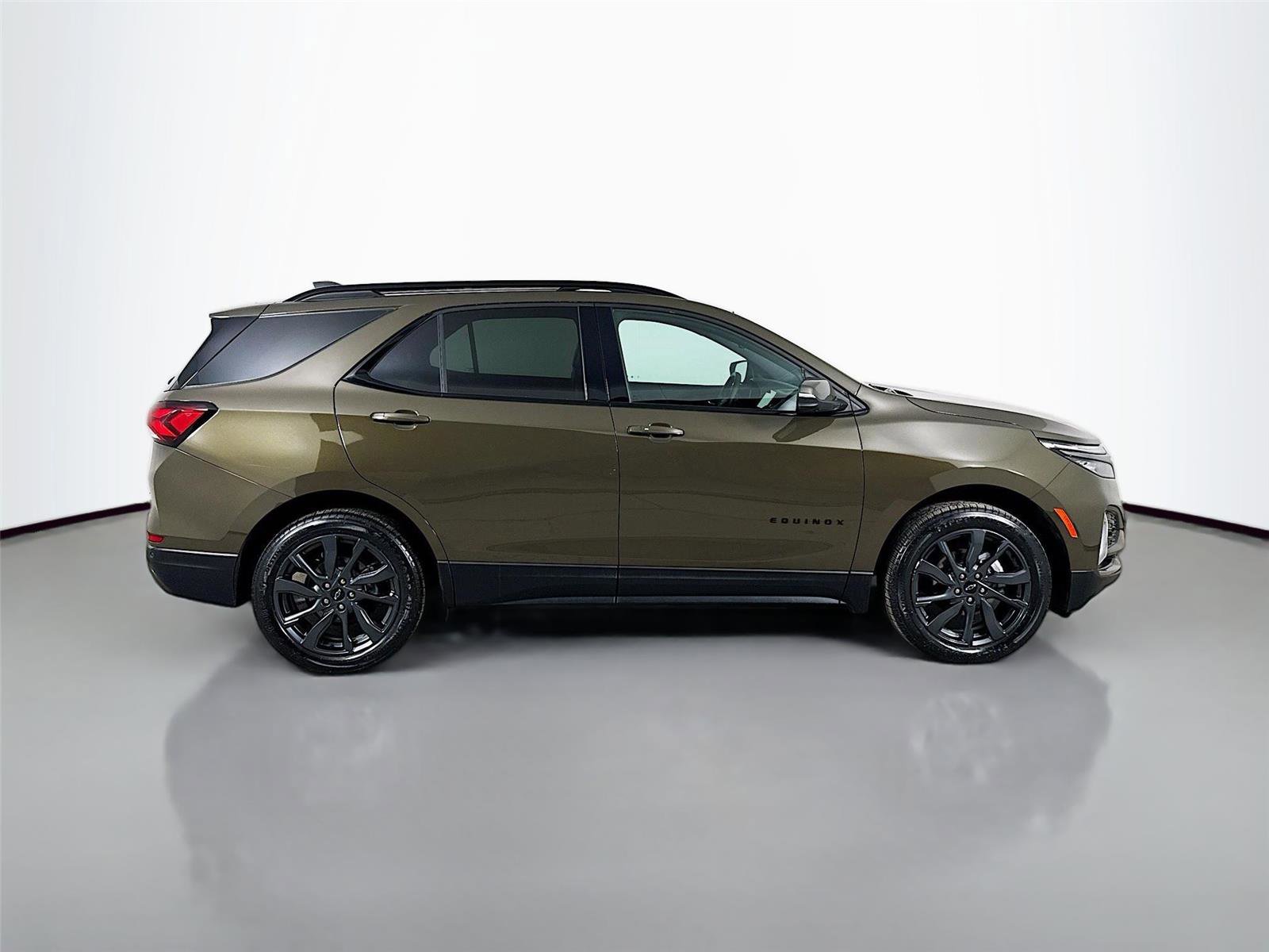 Used 2023 Chevrolet Equinox RS image 9