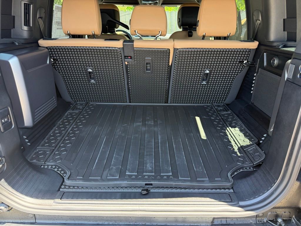 New 2026 Land Rover Defender 110 X-Dynamic SE AWD/4WD image 40