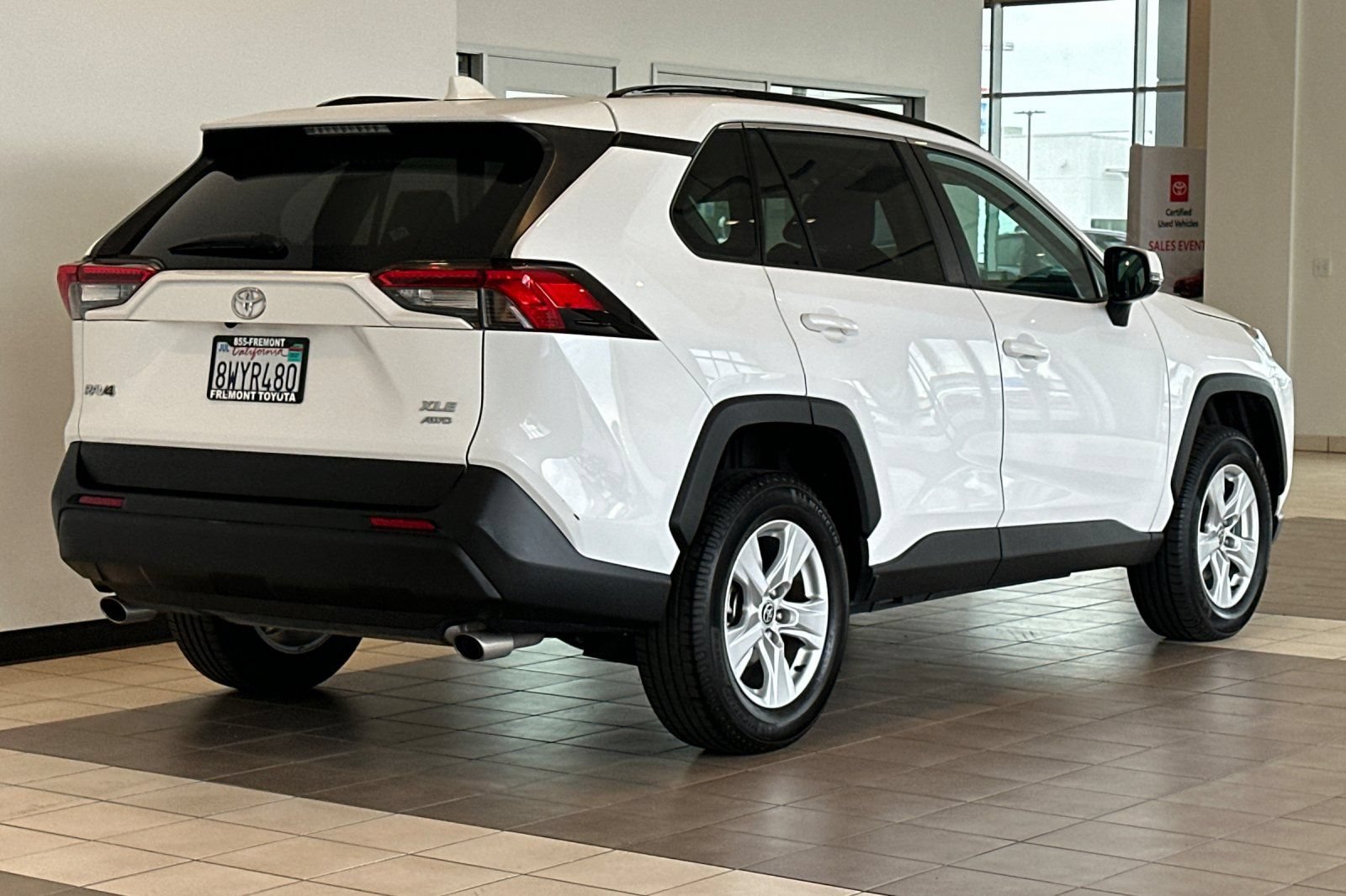 Certified 2021 Toyota RAV4 XLE AWD/4WD image 4
