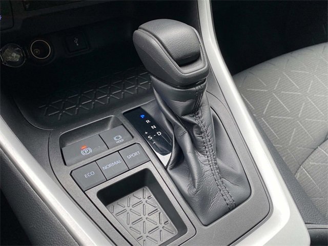 Used 2021 Toyota RAV4 XLE image 27