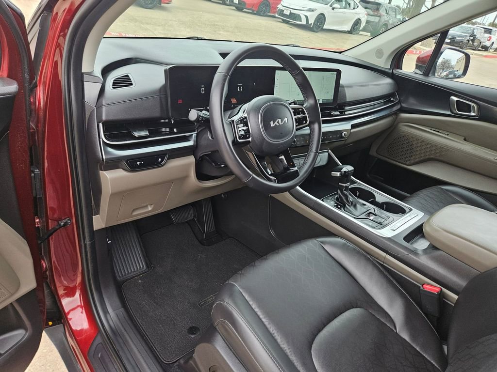 Used 2025 Kia Carnival image 13