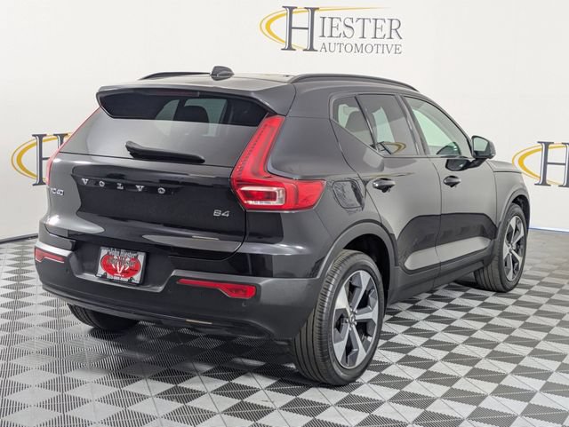 Used 2023 Volvo XC40 B4 Ultimate FWD image 5