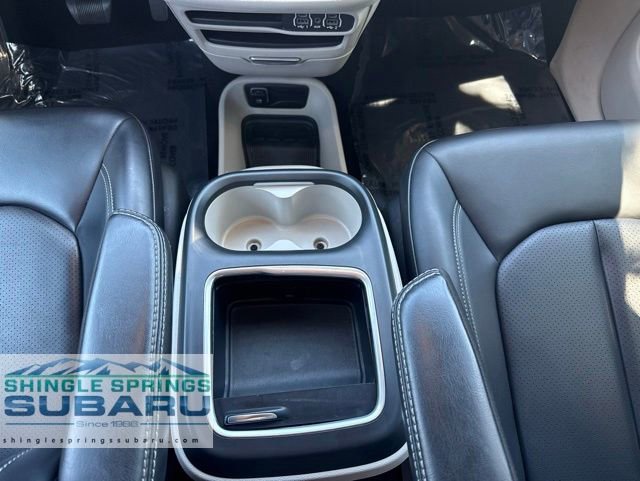 Used 2023 Chrysler Pacifica Touring-L FWD image 25