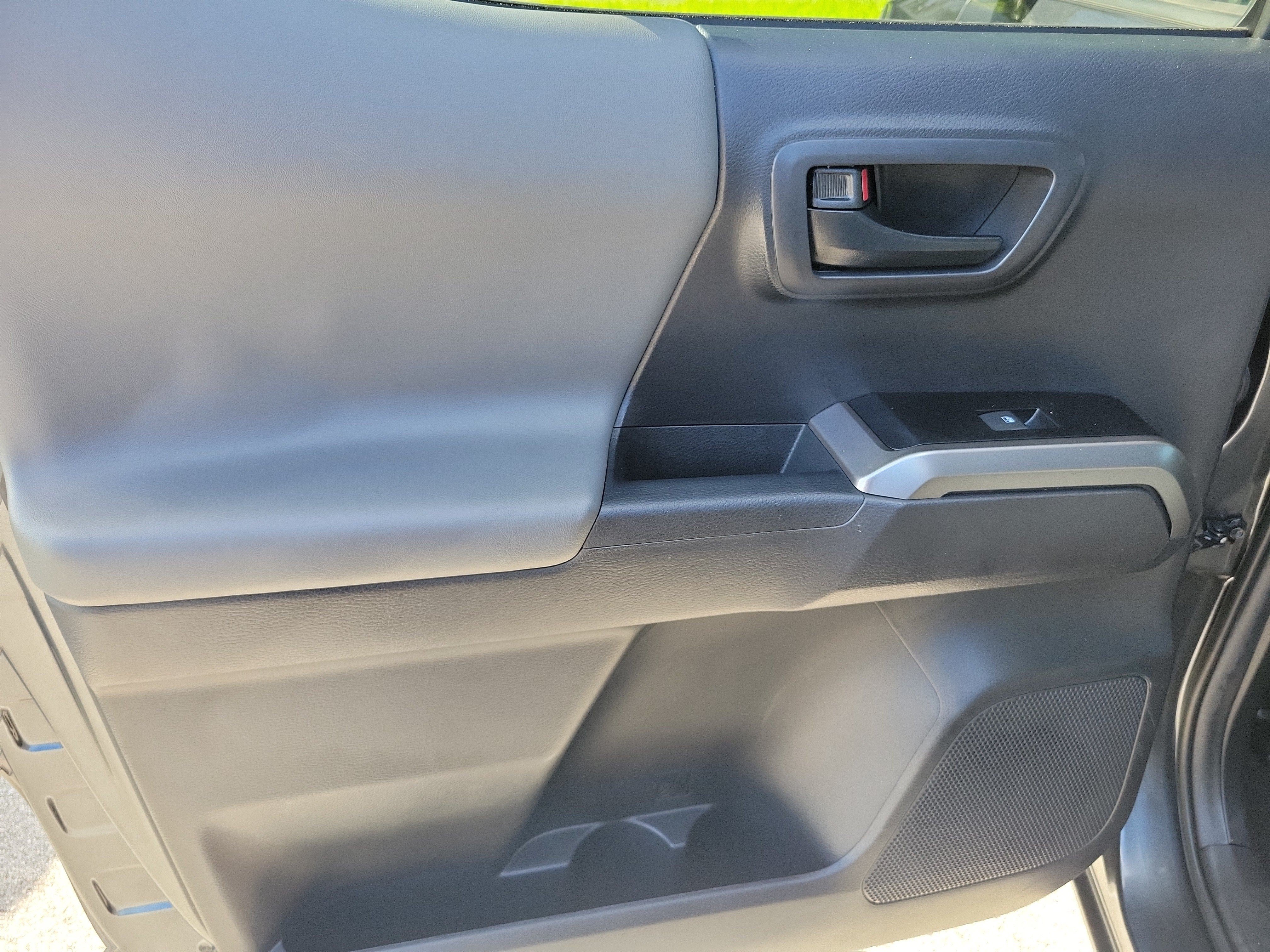 Used 2023 Toyota Tacoma SR5 RWD image 13