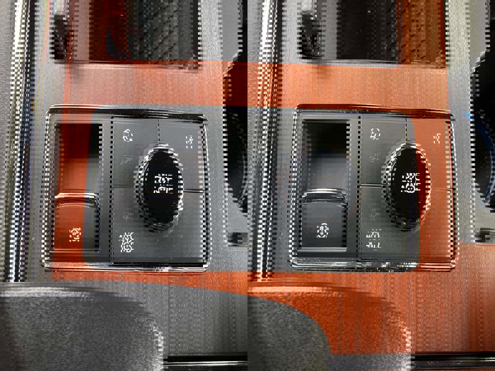 Used 2022 Lincoln Navigator Reserve image 30