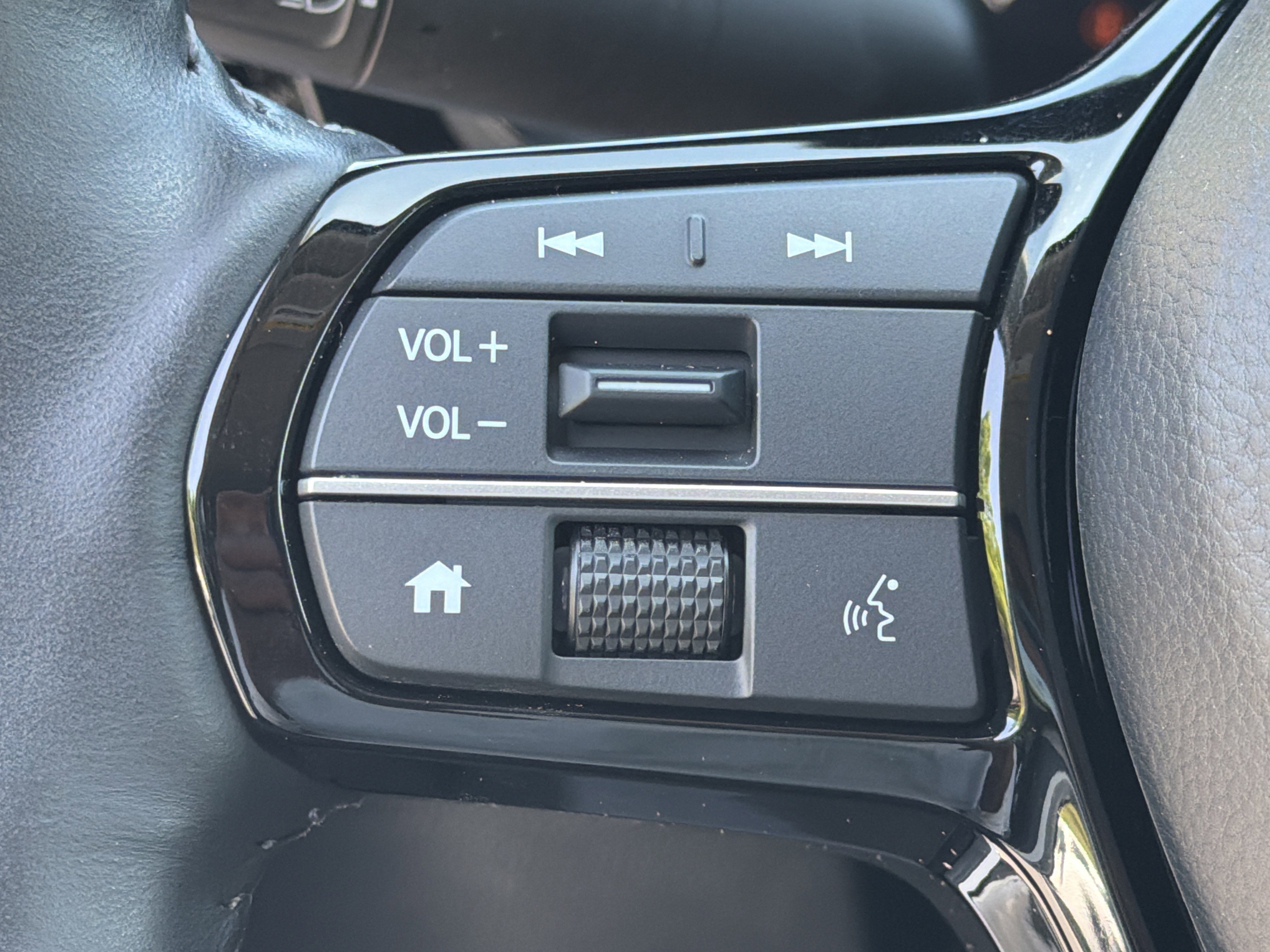 Used 2025 Honda CR-V EX-L image 12