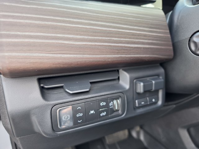 Used 2024 GMC Sierra EV Denali AWD/4WD image 32