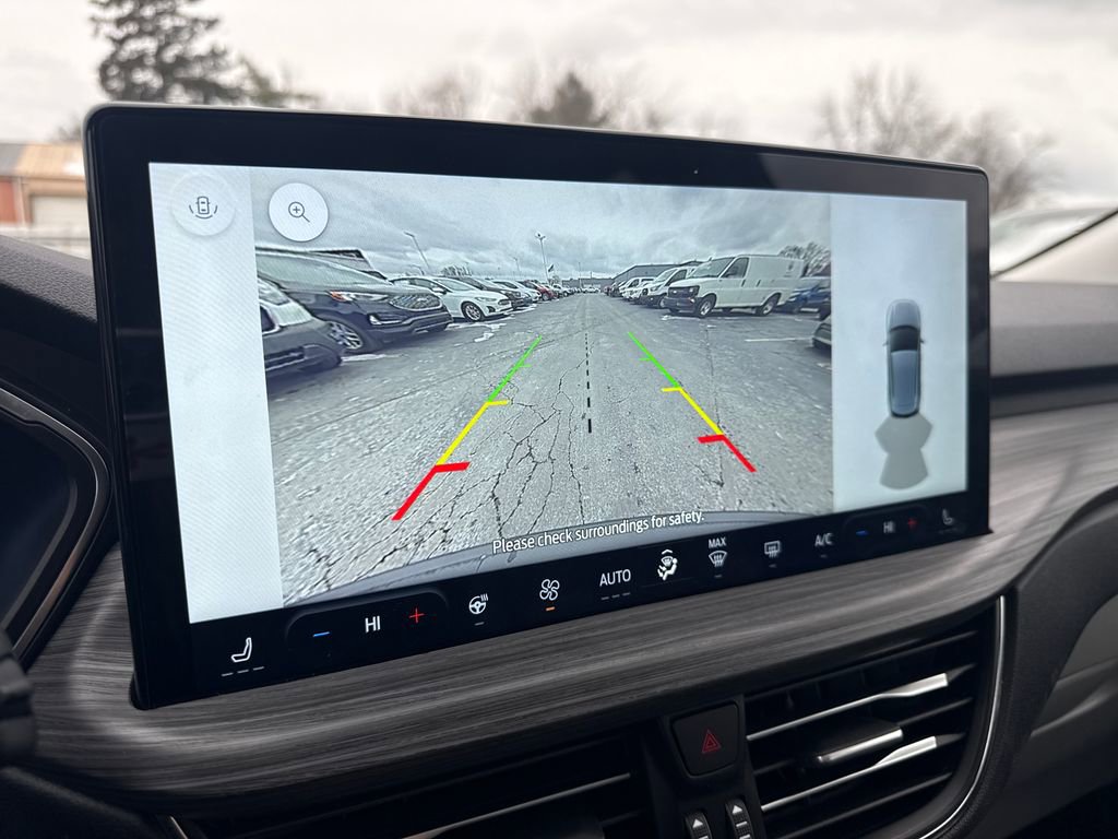 Used 2025 Ford Escape Platinum image 32