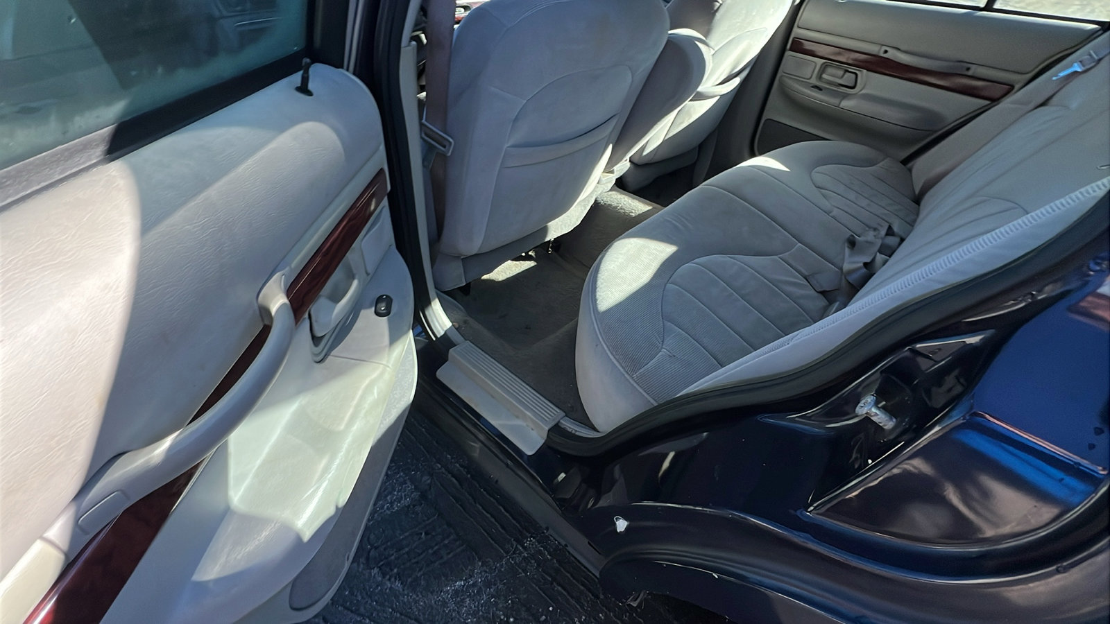 Used 2001 Mercury Grand Marquis GS image 16