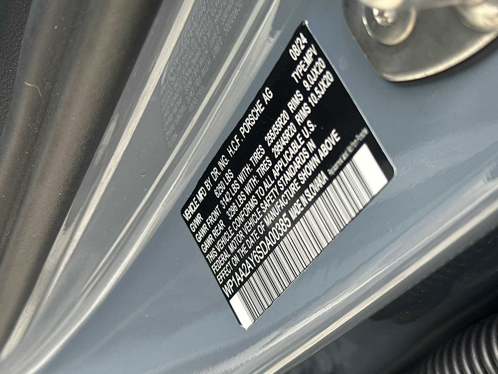 Certified 2025 Porsche Cayenne image 27