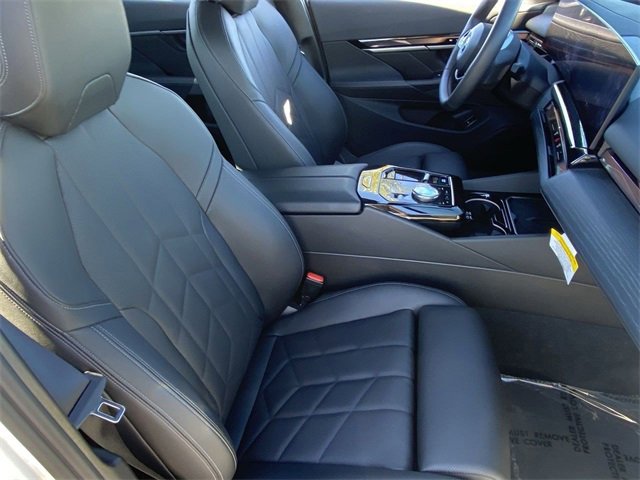 Certified 2025 BMW i5 eDrive40i w/ Premium Package image 12