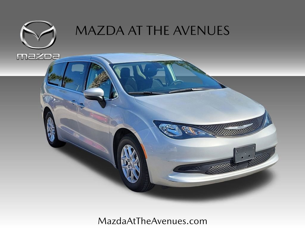 Used 2022 Chrysler Voyager LX video 3