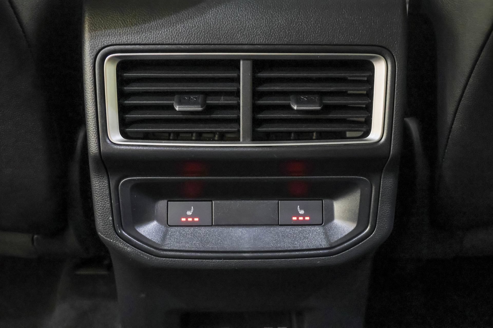 Used 2025 Volkswagen Atlas Cross Sport SEL Premium R-Line AWD/4WD image 39