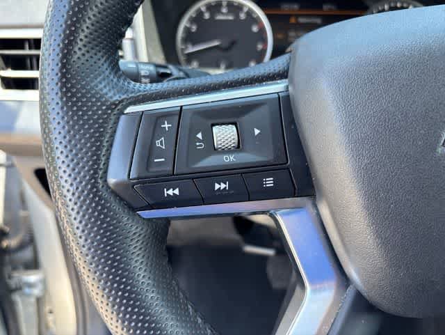 Used 2024 Mitsubishi Outlander SE AWD/4WD image 11