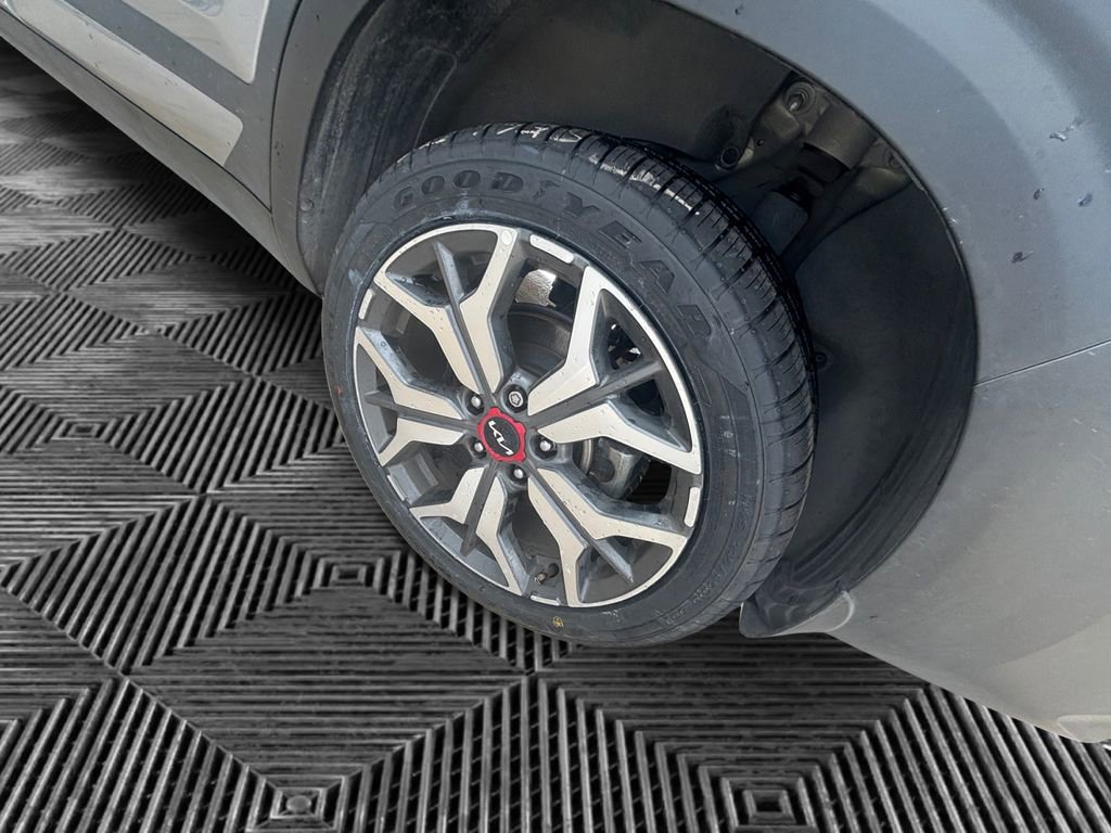 Used 2023 Kia Seltos SX image 19