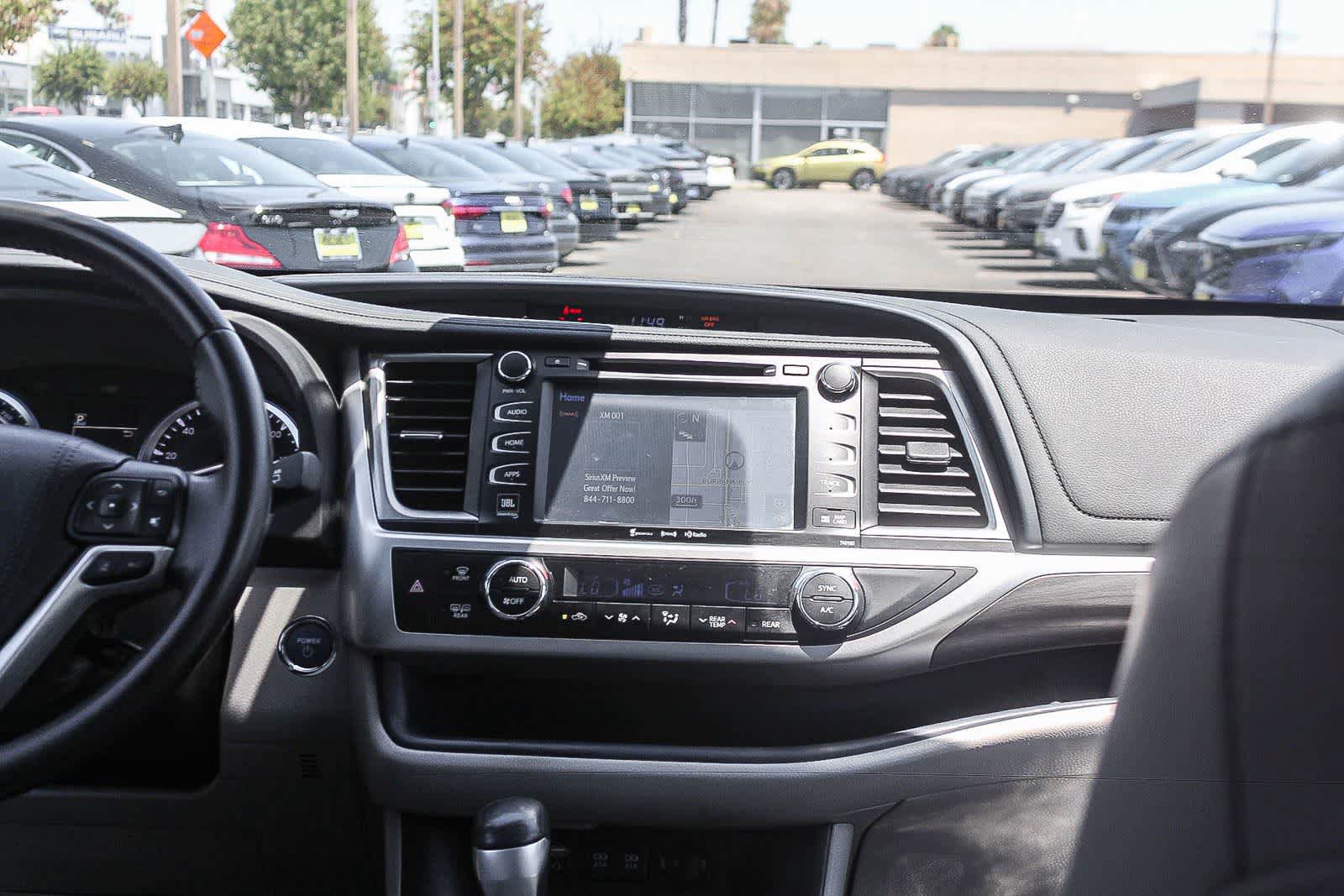 Used 2017 Toyota Highlander Limited AWD/4WD image 17