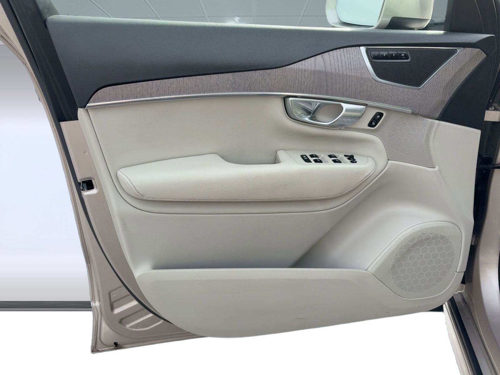 Certified 2023 Volvo XC90 B6 Plus w/ Protection Package image 20