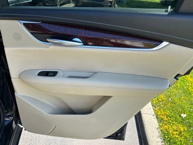 Used 2018 Cadillac XT5 Luxury w/ Driver Awareness Package AWD/4WD image 49