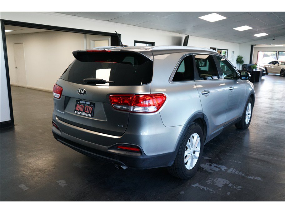 Used 2017 Kia Sorento LX FWD image 7