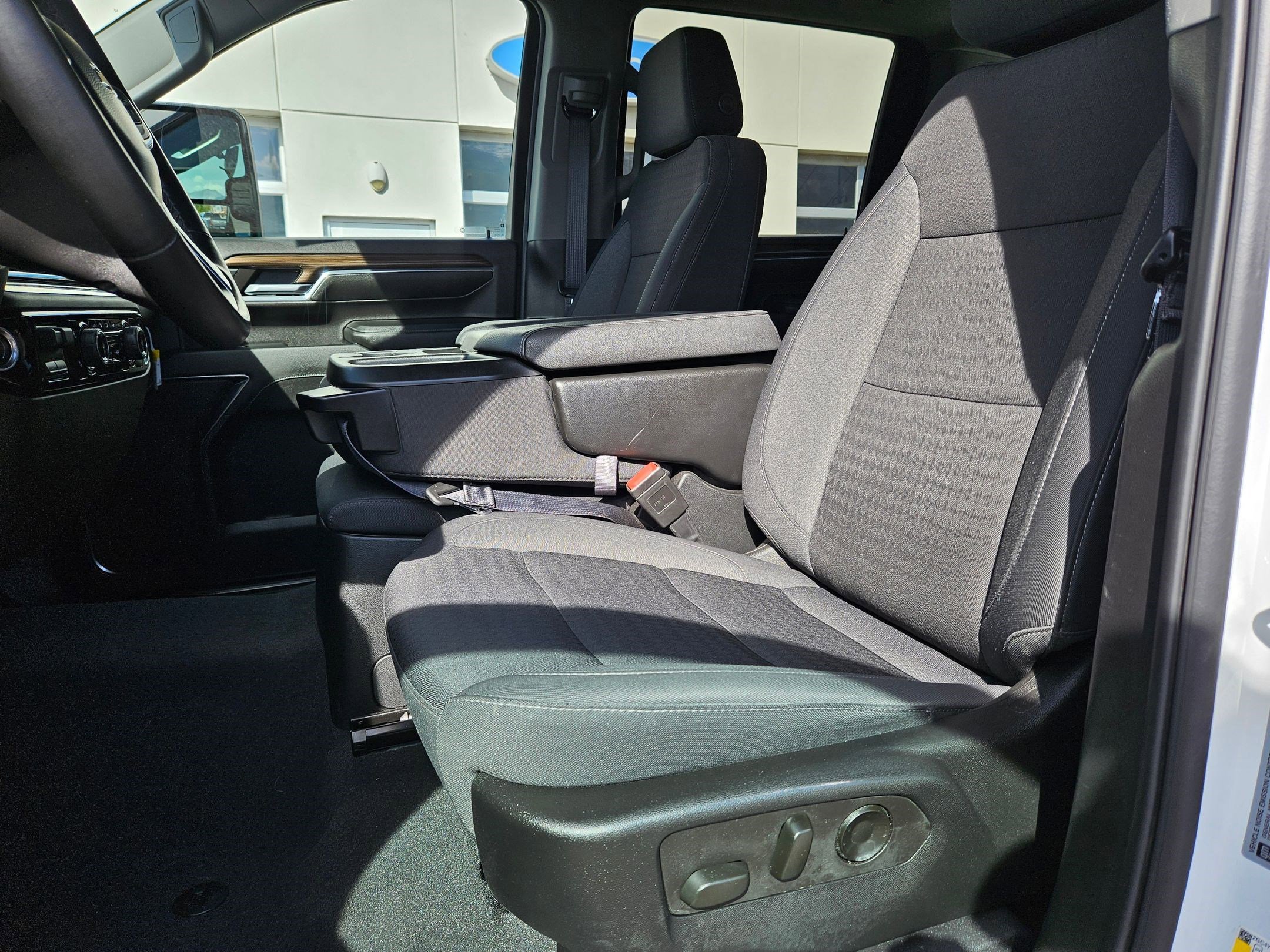 Used 2024 Chevrolet Silverado 3500 LT w/ Convenience Package image 18