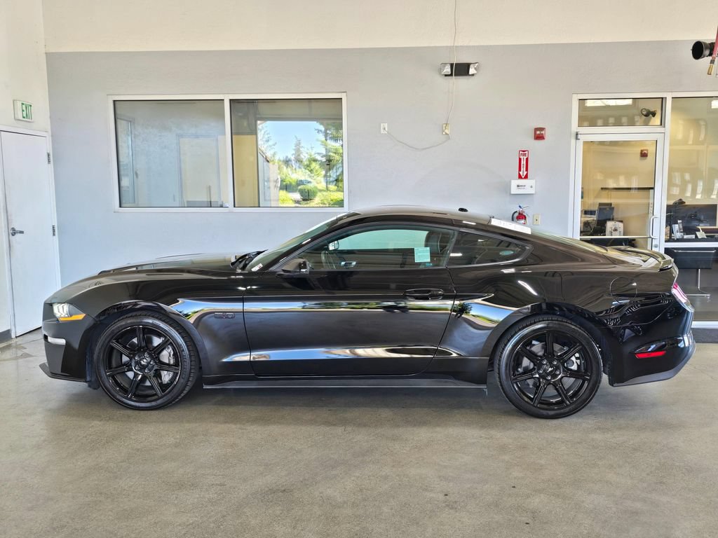 Used 2018 Ford Mustang GT Premium w/ Black Accent Package RWD image 7