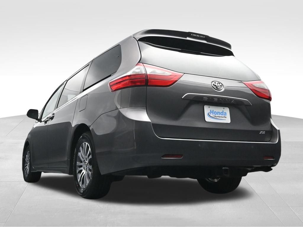 Used 2018 Toyota Sienna XLE w/ XLE Navigation Package FWD image 37