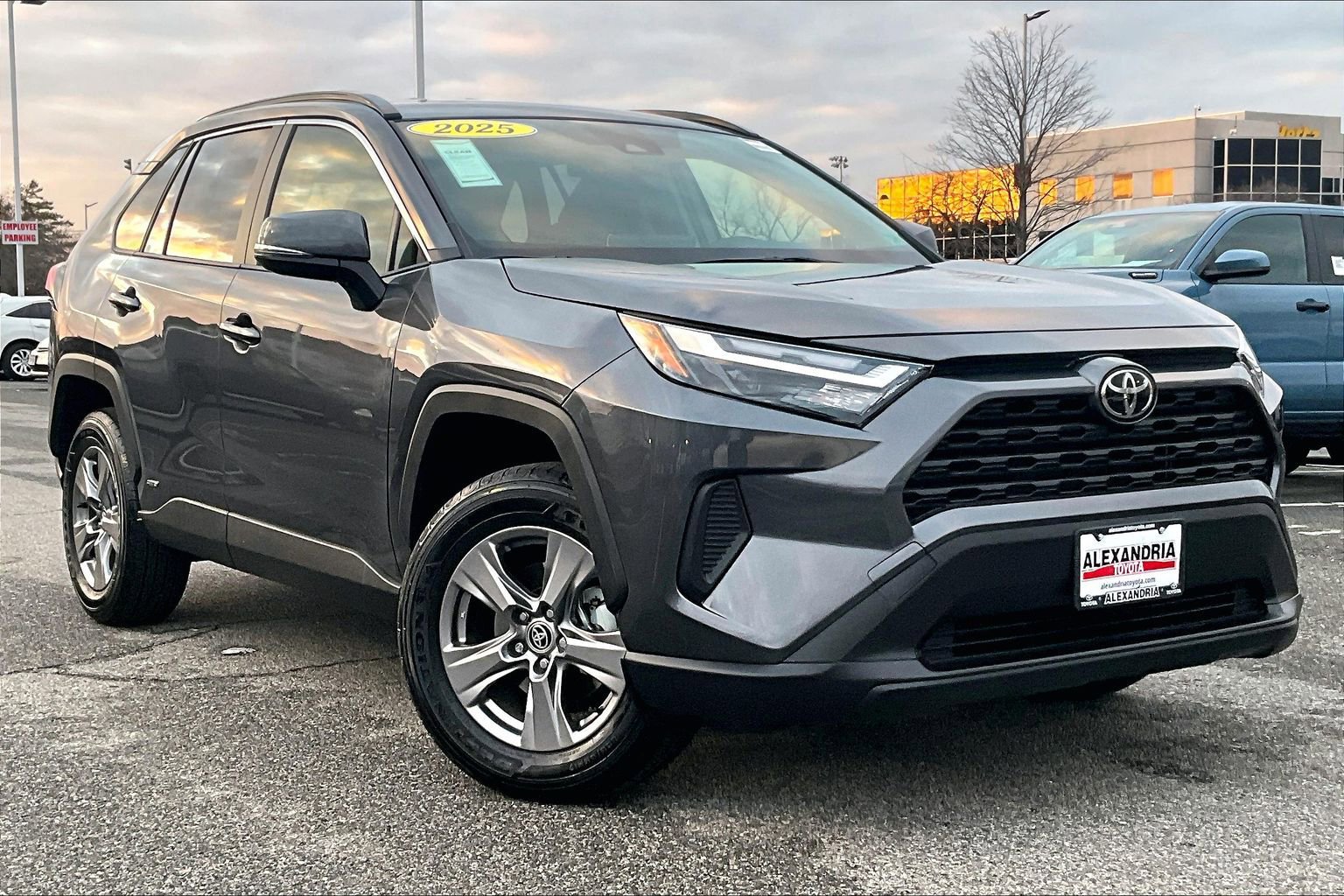 Used 2025 Toyota RAV4 XLE image 2