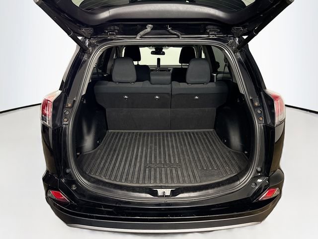 Used 2018 Toyota RAV4 XLE image 35