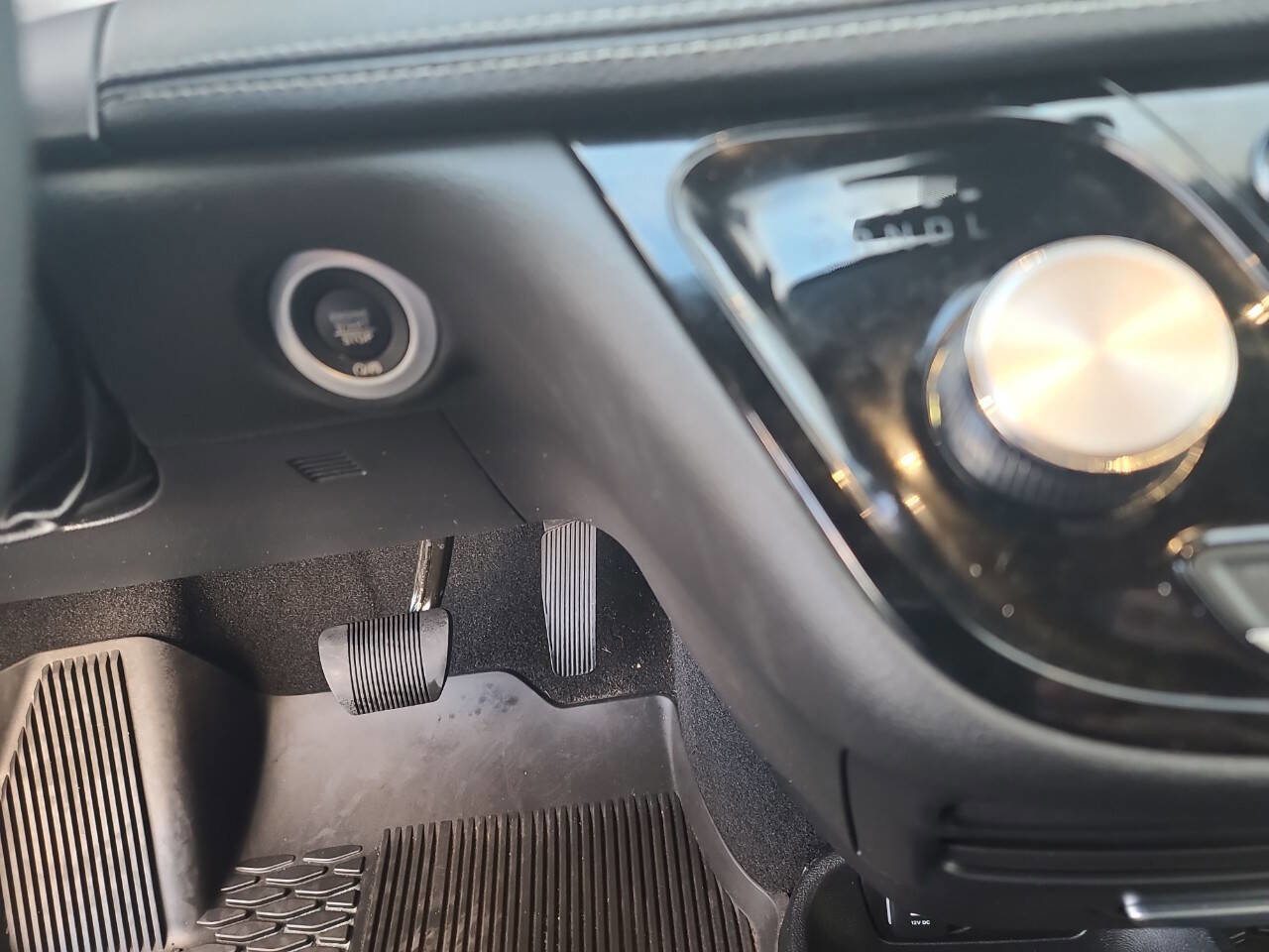 Used 2025 Chrysler Pacifica Select FWD image 20
