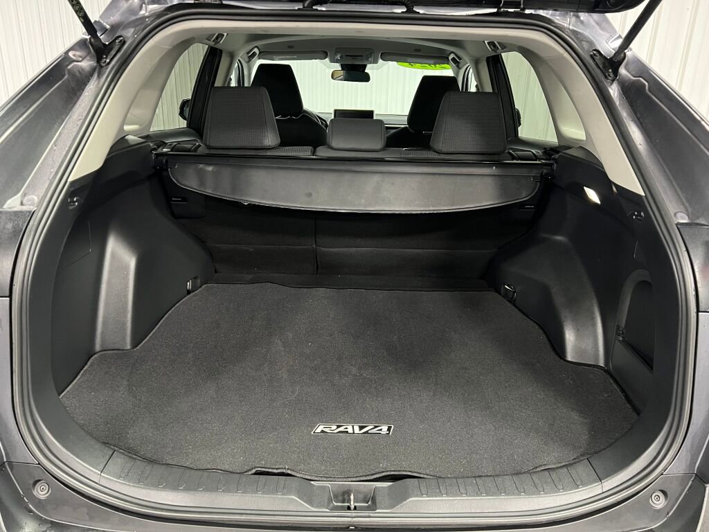 Used 2024 Toyota RAV4 LE image 7