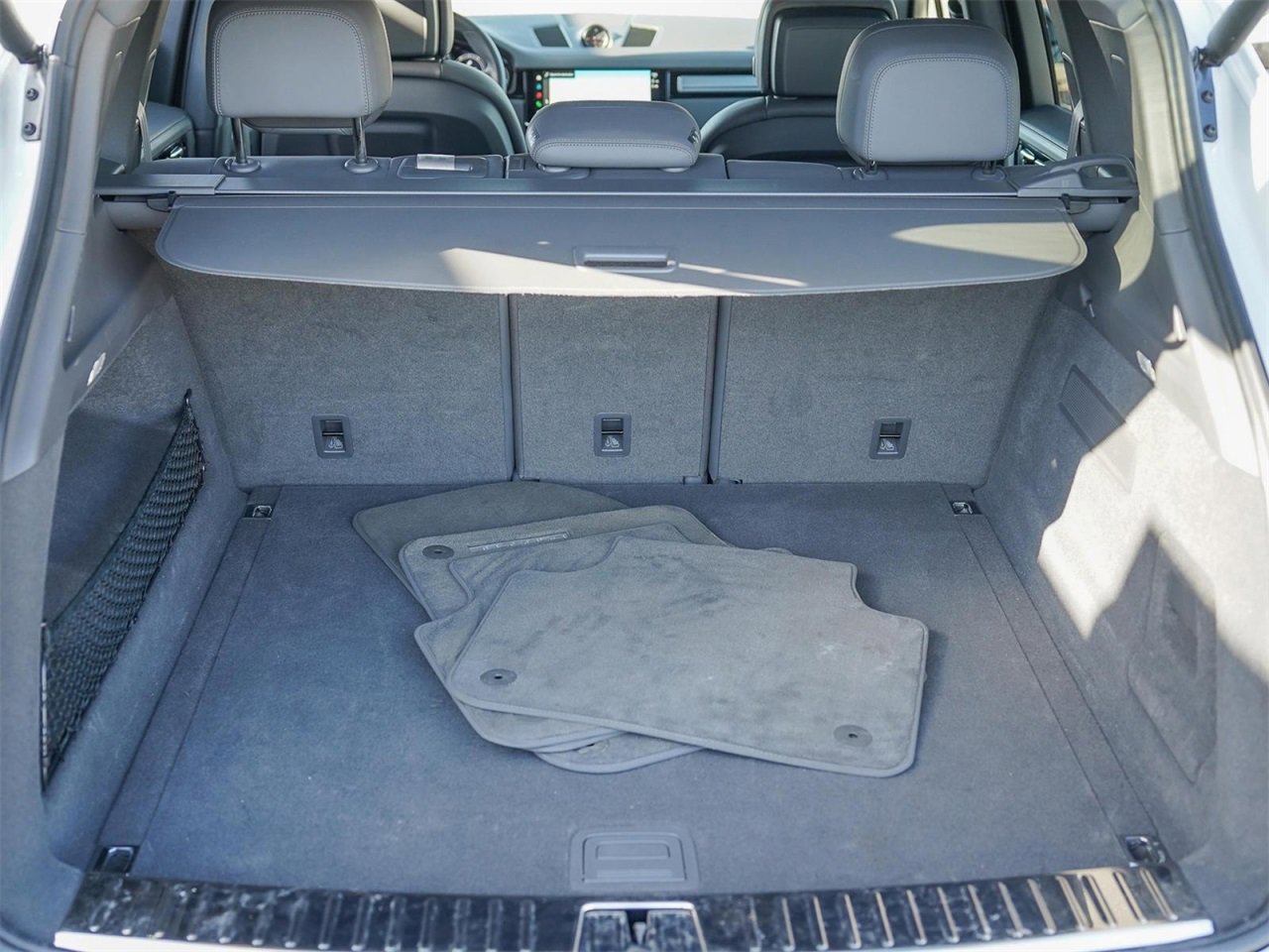 Certified 2023 Porsche Cayenne S Platinum image 36