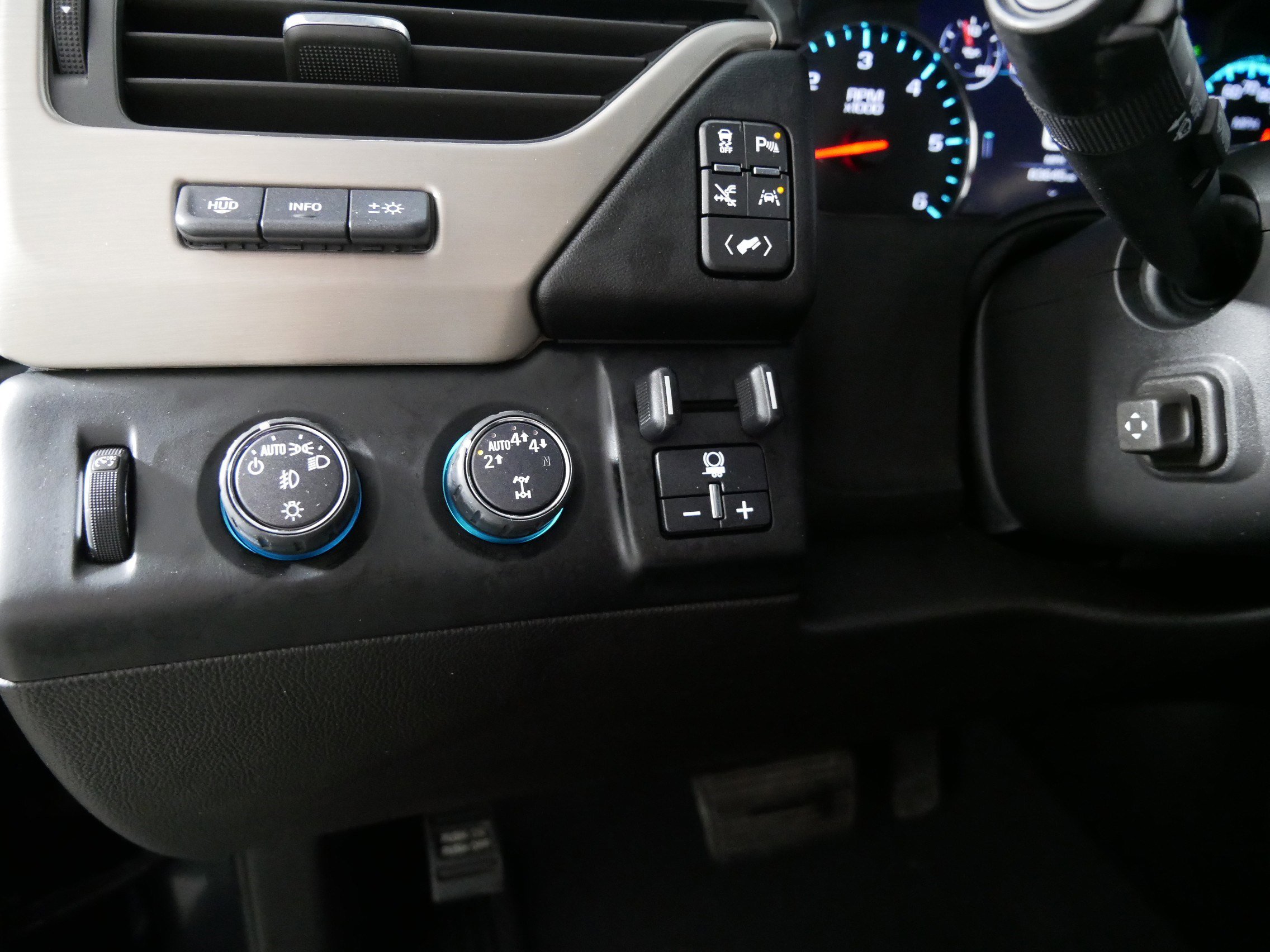 Used 2019 GMC Yukon Denali w/ Denali Ultimate Package image 26