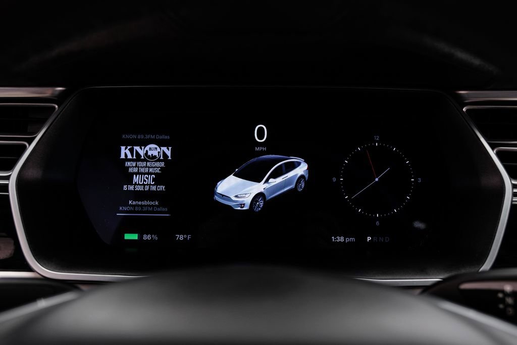 Used 2017 Tesla Model X 75D AWD/4WD image 22