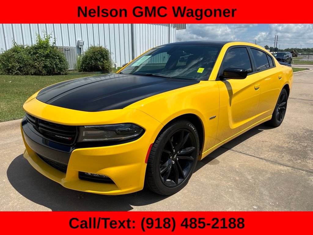 Used 2017 Dodge Charger R/T w/ Plus Group RWD image 1