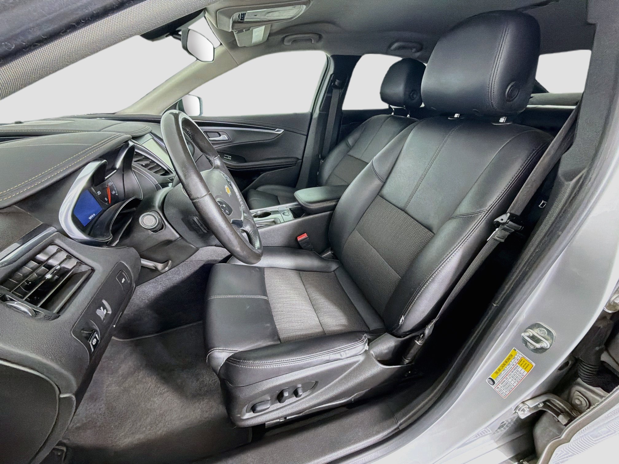 Used 2019 Chevrolet Impala LT FWD image 13