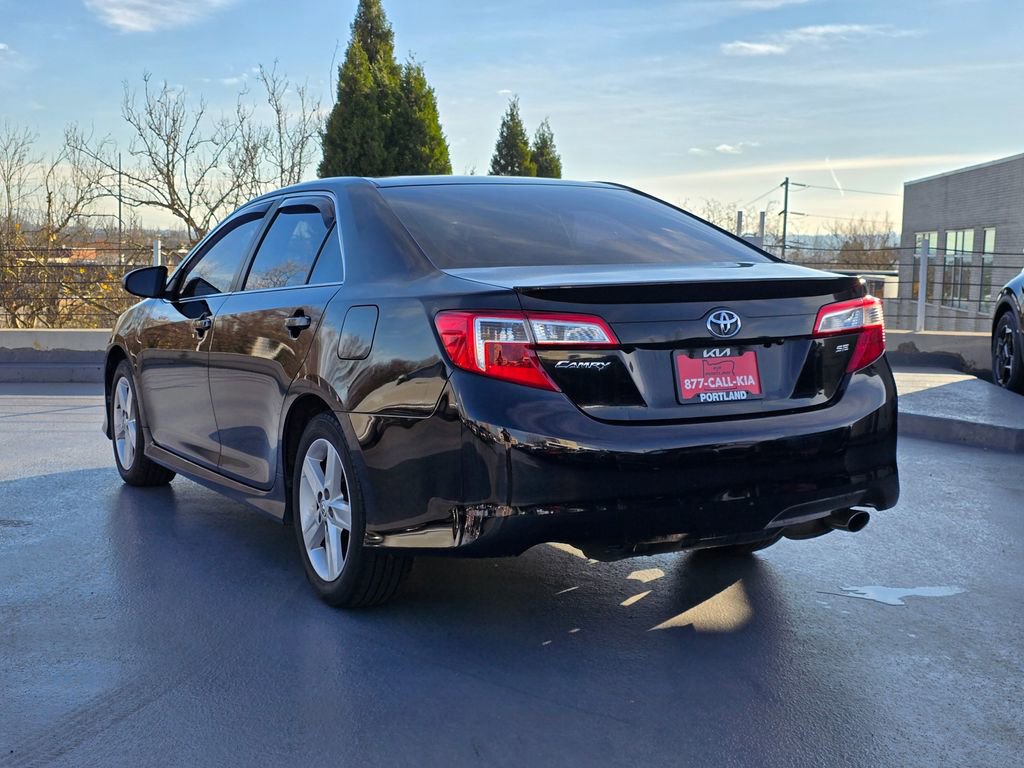 Used 2013 Toyota Camry SE image 3