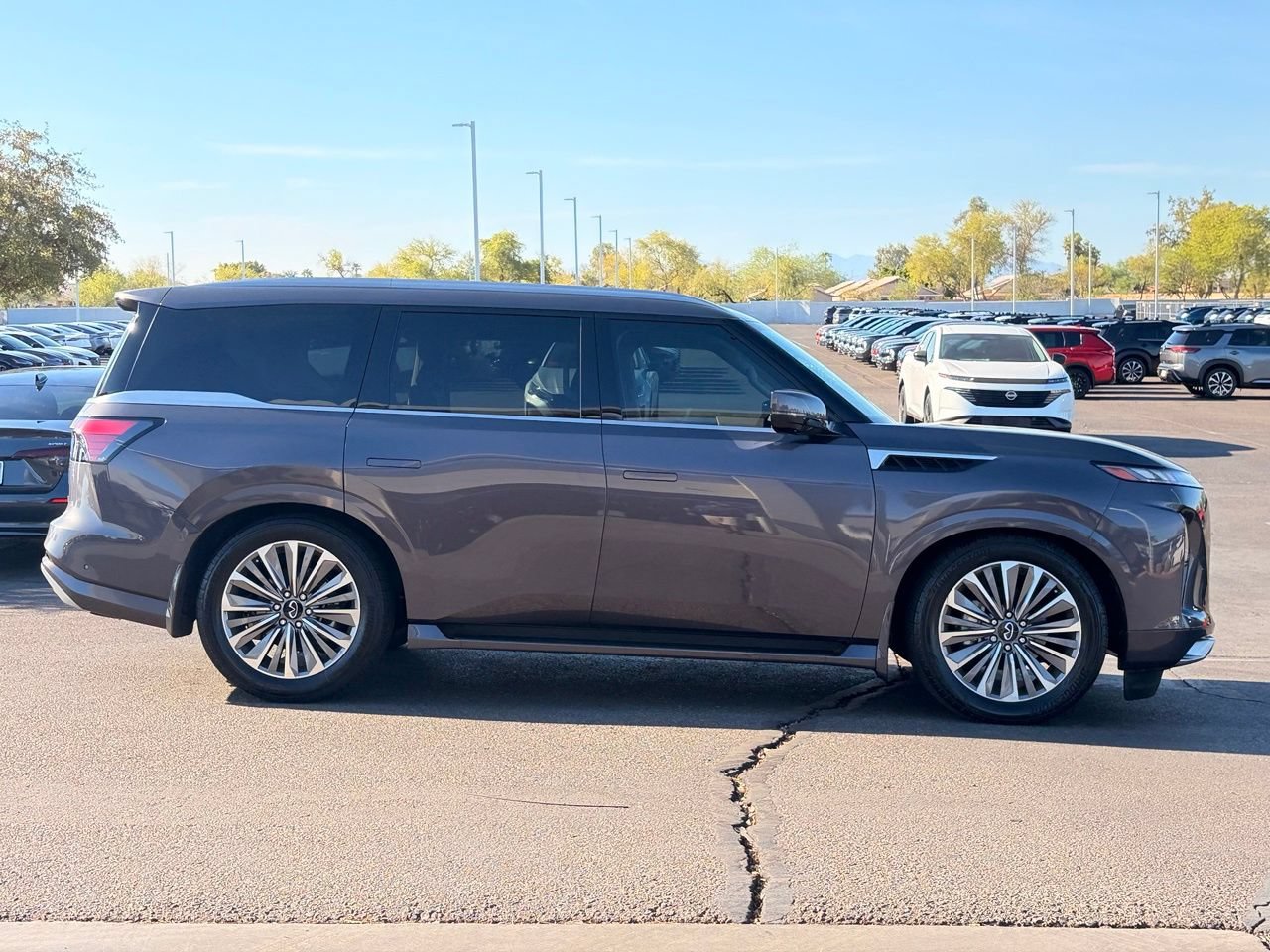Certified 2026 INFINITI QX80 Luxe w/ Cargo Package AWD/4WD image 9