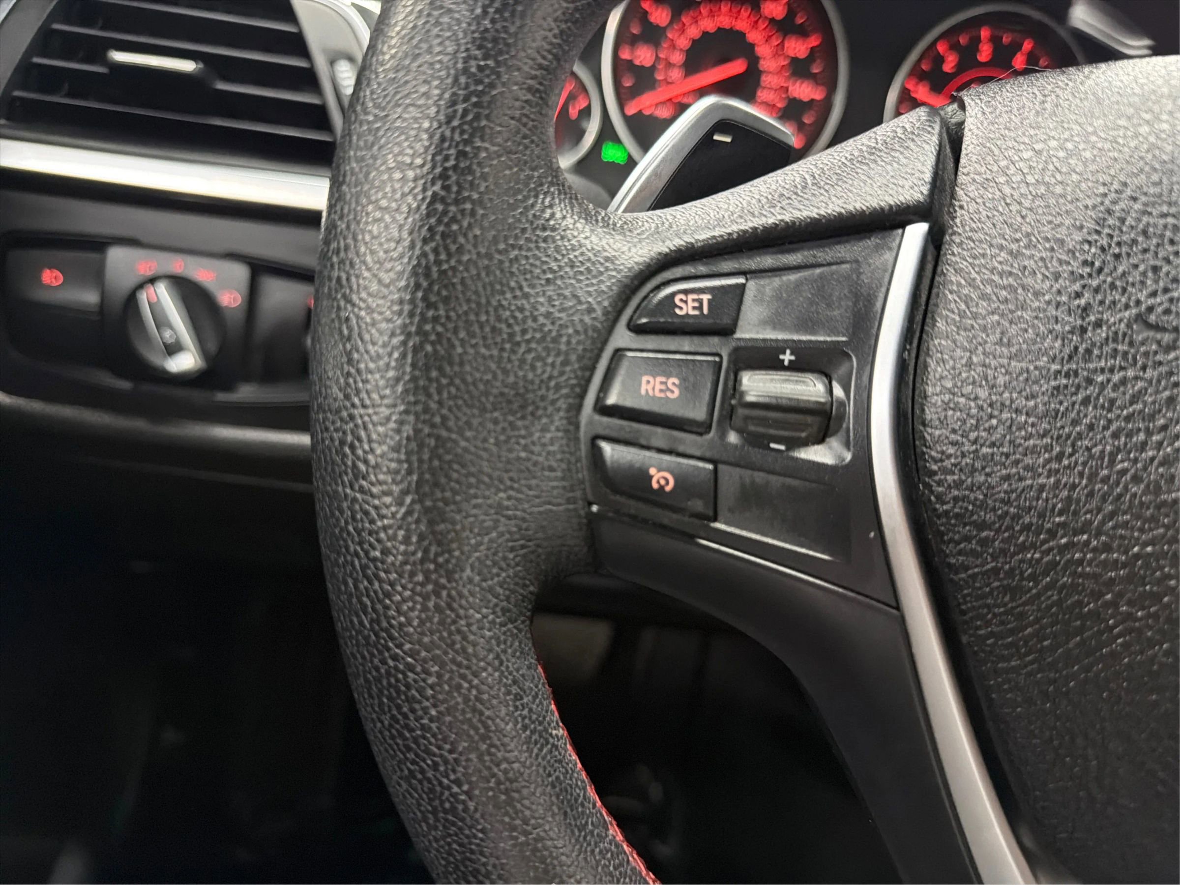 Used 2016 BMW 328i Sedan RWD image 23