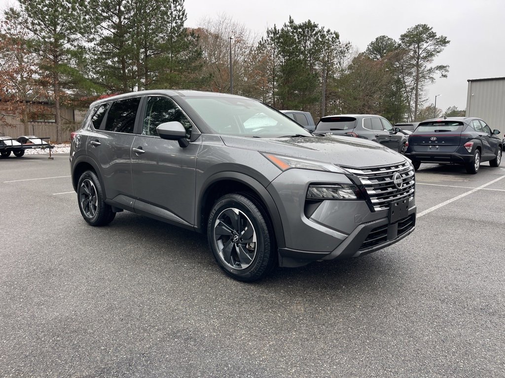 Used 2024 Nissan Rogue SV image 6