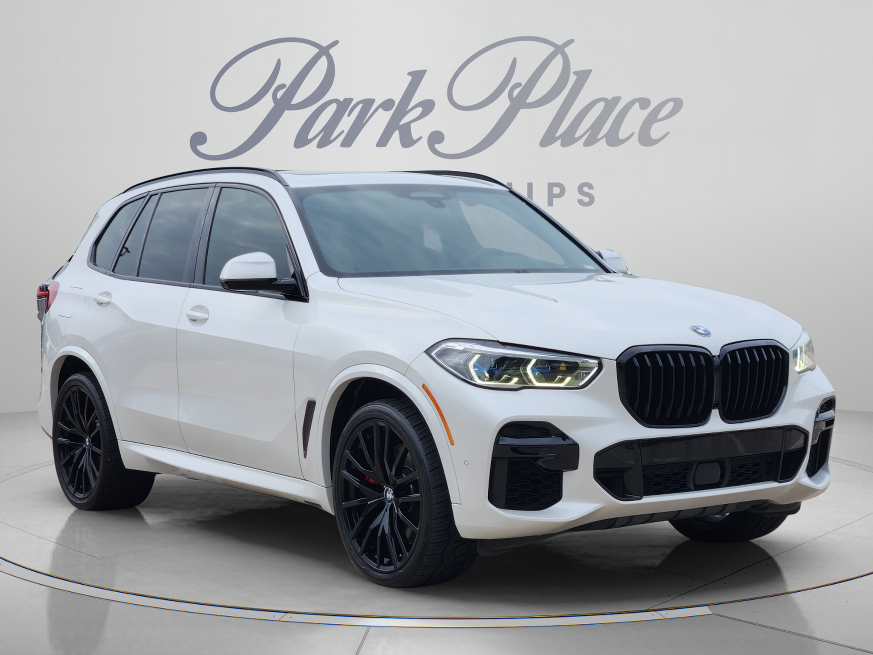 Used 2022 BMW X5 M50i w/ Executive Package AWD/4WD image 4