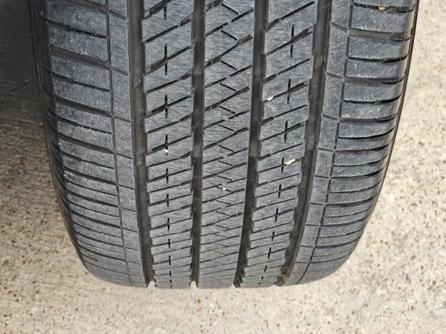 Used 2025 Lexus UX 300h FWD w/ Accessory Package (Z2) image 18