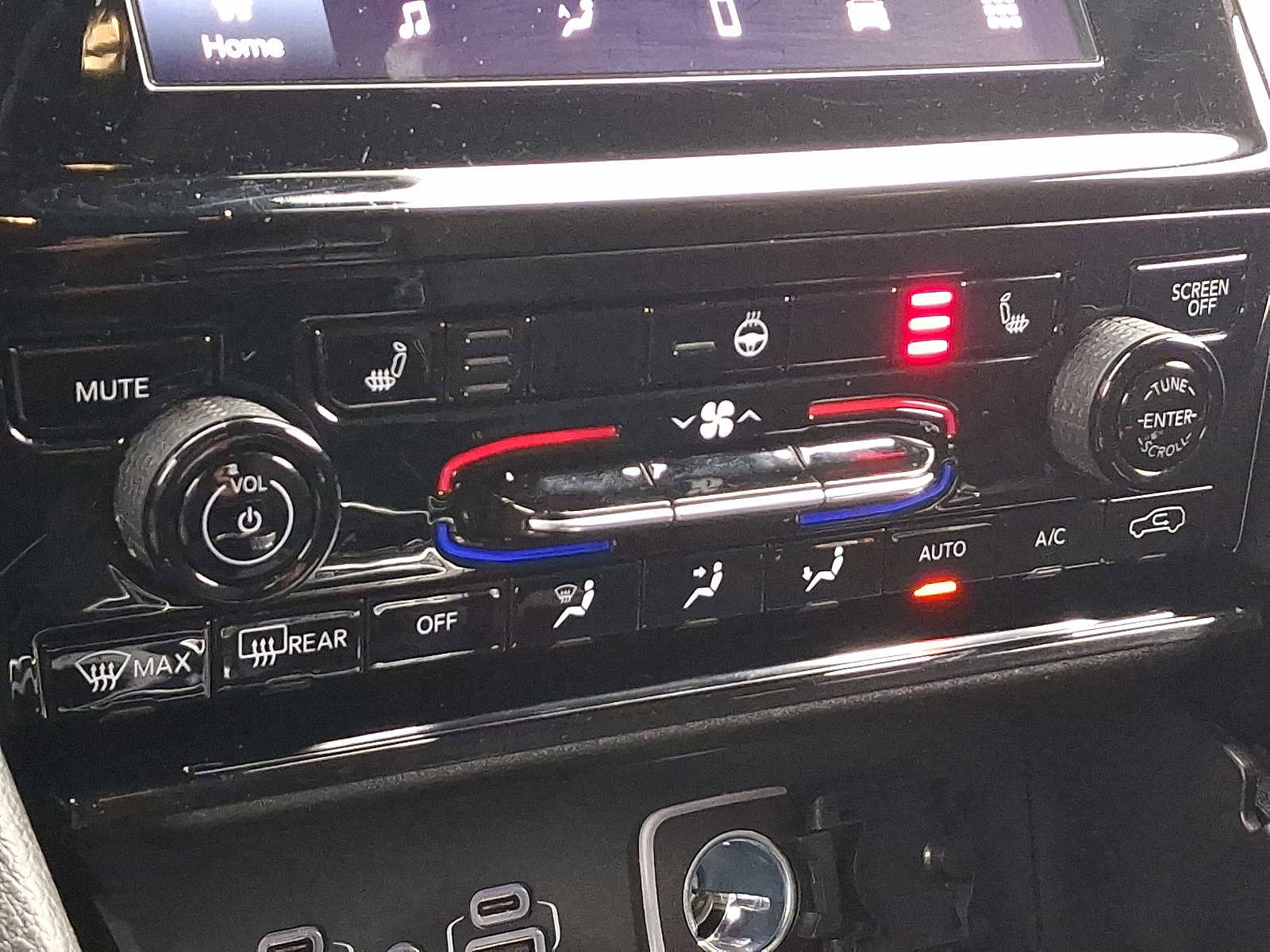 Used 2023 Jeep Grand Cherokee Laredo w/ Luxury Tech Group I image 15