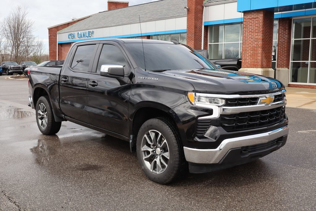 Used 2024 Chevrolet Silverado 1500 LT image 2