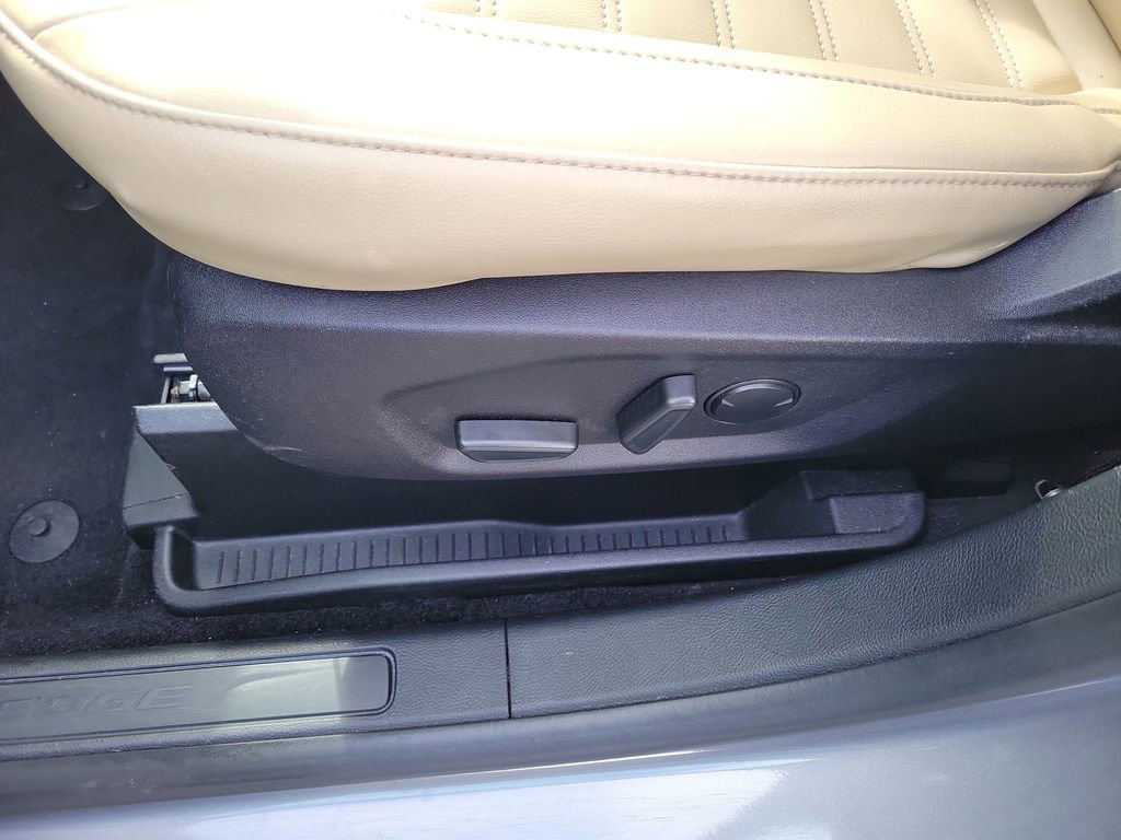 Used 2022 Ford Edge SEL AWD/4WD image 16