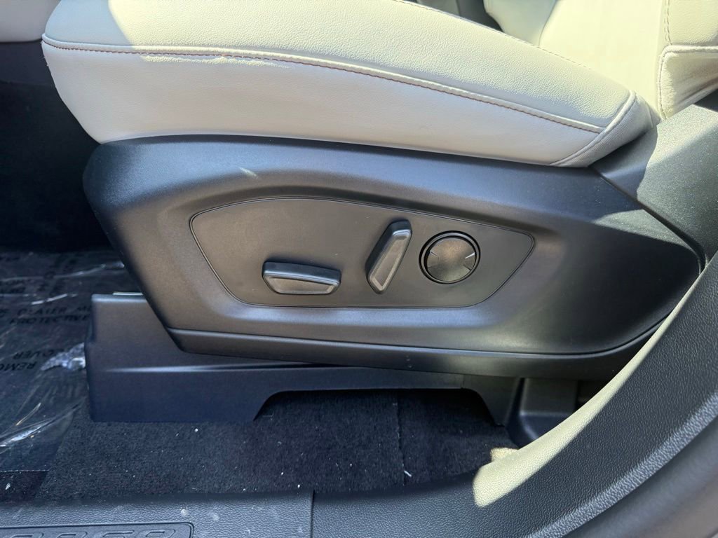 New 2026 Ford Explorer Active AWD/4WD image 13